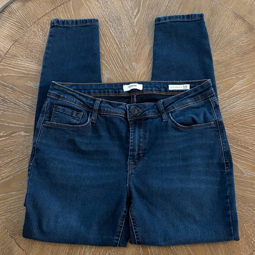 Kensie Effortless Ankle Dark Wash Mid Rise Skinny Jeans 10/30 - Picture 2 of 11